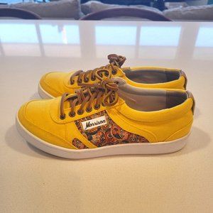 Women's Size 8 Yellow Pattern Morrison Sneakers